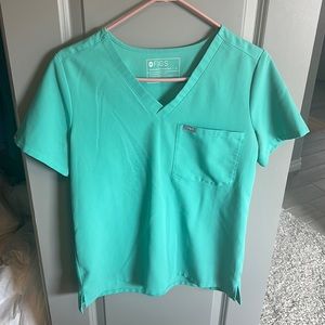Figs Catarina 1 pocket scrub top! Like new!